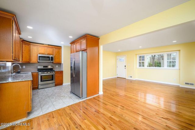 19 Princeton Drive, Howell, NJ 07731
