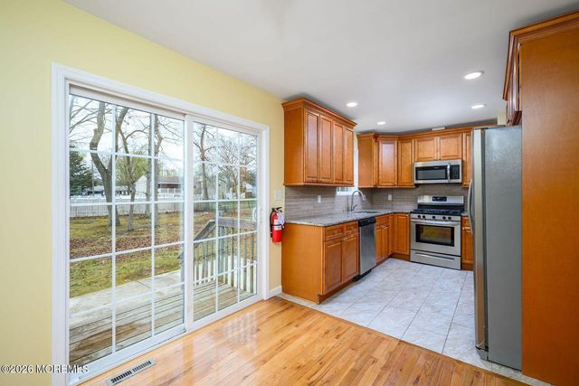 19 Princeton Drive, Howell, NJ 07731