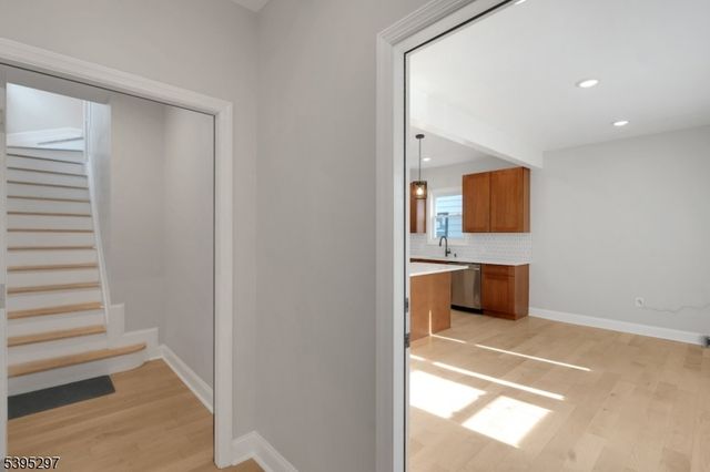 285 Weequahic Ave 2, Newark City, NJ 07112