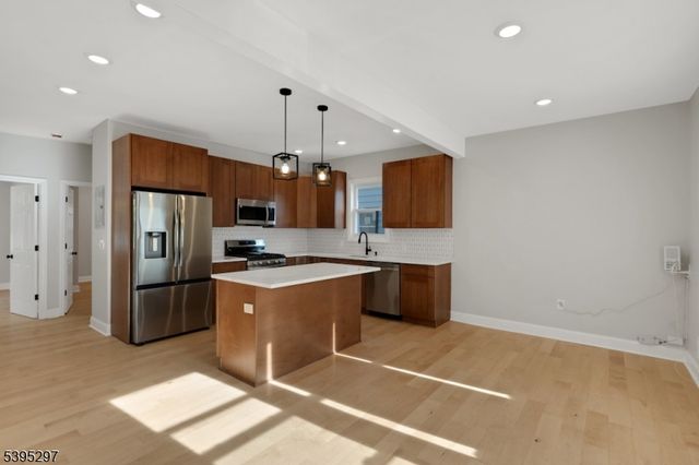 285 Weequahic Ave 2, Newark City, NJ 07112