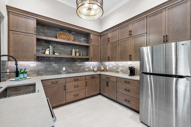 48000 W 8 Mile Road W, Novi City, MI 48167