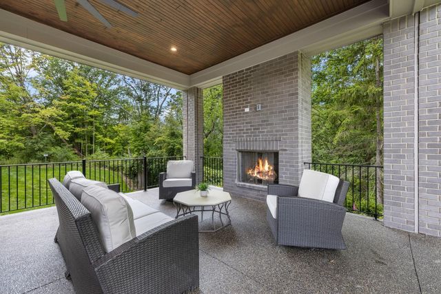 48000 W 8 Mile Road W, Novi City, MI 48167