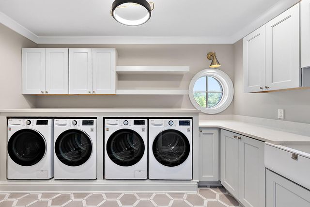 48000 W 8 Mile Road W, Novi City, MI 48167