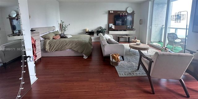 244 Biscayne Blvd 3707, Miami, FL 33132