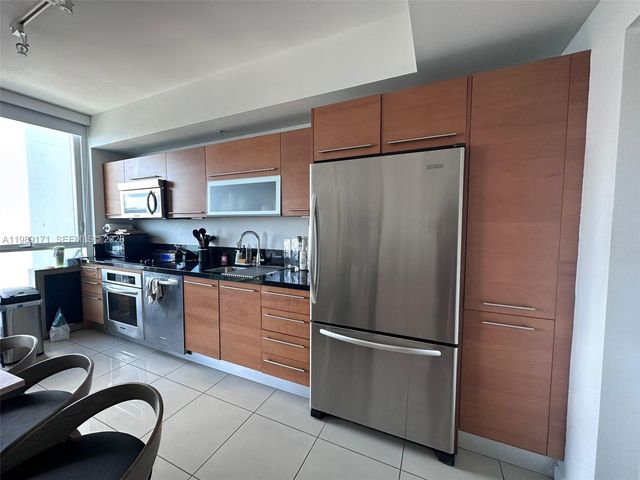 244 Biscayne Blvd 3707, Miami, FL 33132