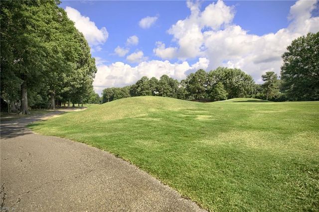 946 Nicklaus DR, Newport News, VA 23602