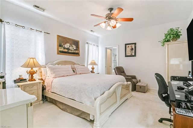 946 Nicklaus DR, Newport News, VA 23602