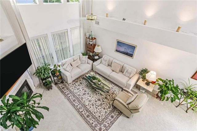 946 Nicklaus DR, Newport News, VA 23602