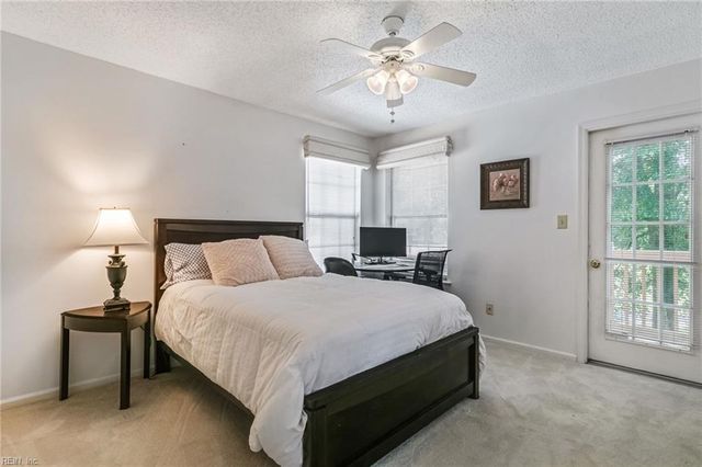 946 Nicklaus DR, Newport News, VA 23602