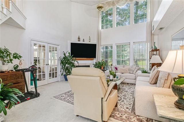 946 Nicklaus DR, Newport News, VA 23602