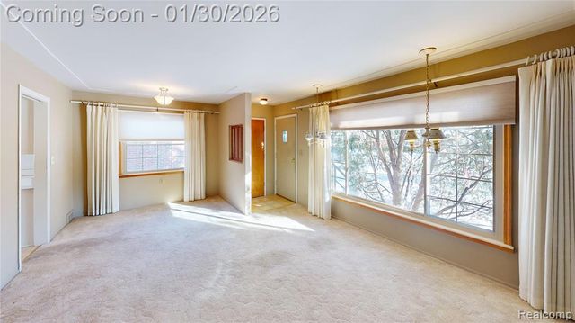 21611 Sussex Street, Oak Park, MI 48237