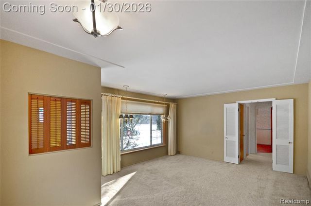 21611 Sussex Street, Oak Park, MI 48237