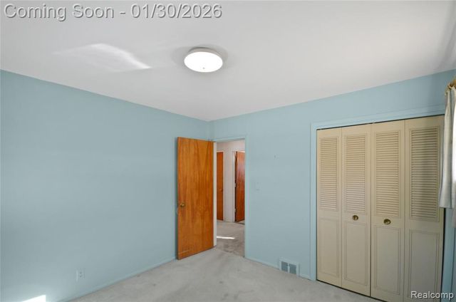 21611 Sussex Street, Oak Park, MI 48237