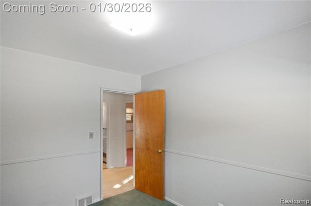 21611 Sussex Street, Oak Park, MI 48237