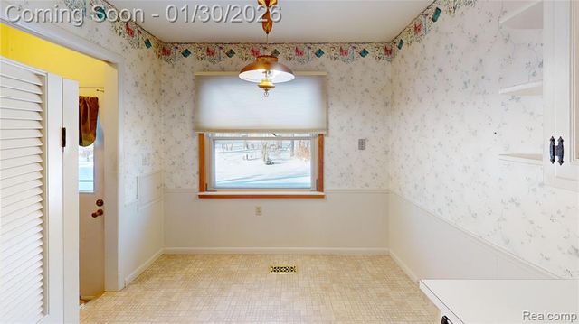 21611 Sussex Street, Oak Park, MI 48237