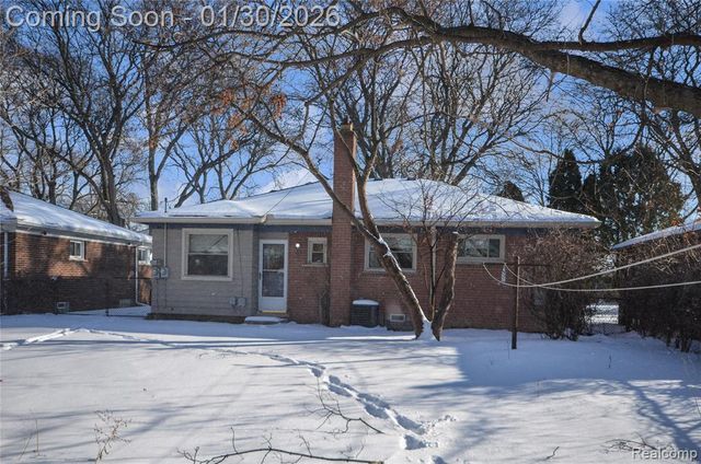 21611 Sussex Street, Oak Park, MI 48237
