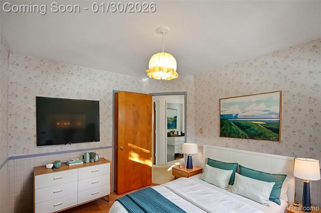 21611 Sussex Street, Oak Park, MI 48237