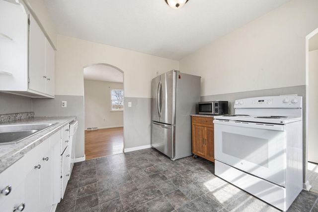 2099 317th Avenue NE, Cambridge, MN 55008