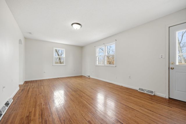 2099 317th Avenue NE, Cambridge, MN 55008