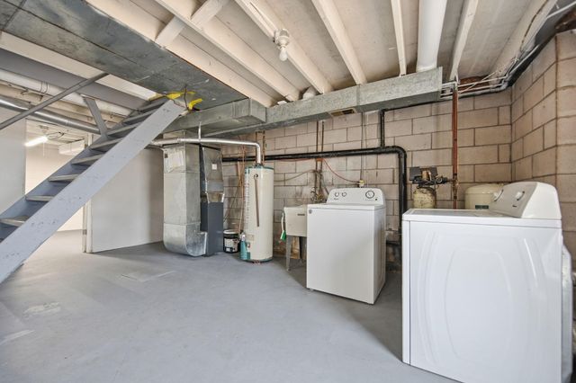 2099 317th Avenue NE, Cambridge, MN 55008