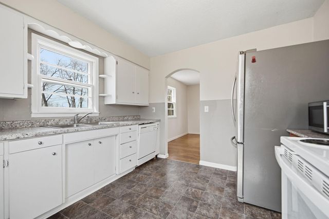 2099 317th Avenue NE, Cambridge, MN 55008