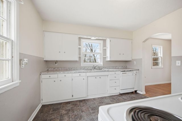 2099 317th Avenue NE, Cambridge, MN 55008