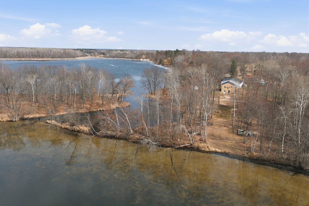 2099 317th Avenue NE, Cambridge, MN 55008