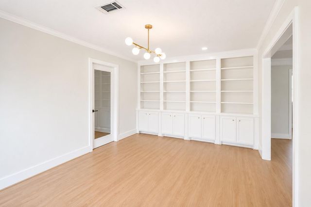 5646 Indigo Street, Houston, TX 77096
