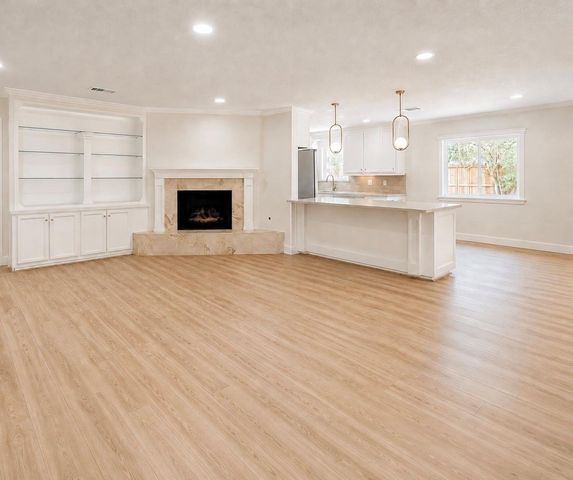 5646 Indigo Street, Houston, TX 77096