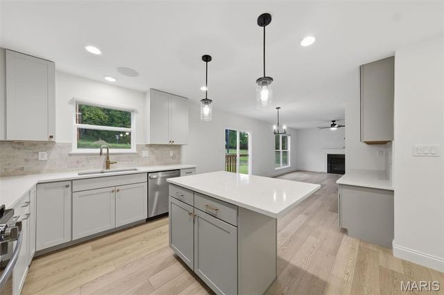 8 Shady Elm Court, St Charles, MO 63301