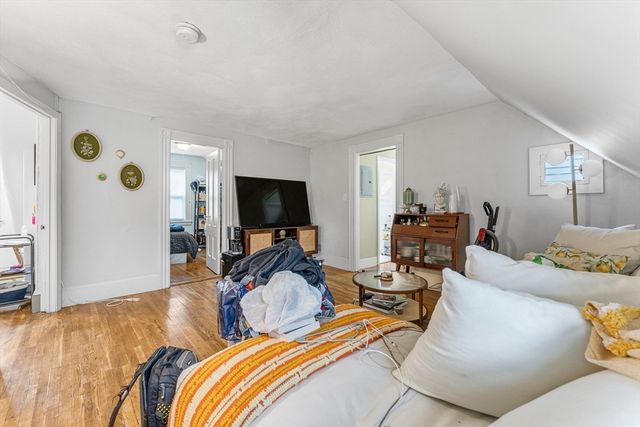 9 Dartmouth St, Somerville, MA 02145