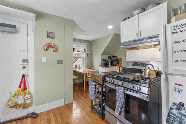 9 Dartmouth St, Somerville, MA 02145