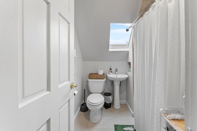 9 Dartmouth St, Somerville, MA 02145