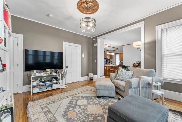 9 Dartmouth St, Somerville, MA 02145