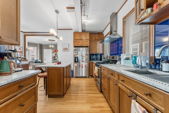 9 Dartmouth St, Somerville, MA 02145