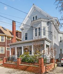 9 Dartmouth St, Somerville, MA 02145