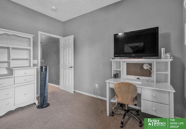 19302 G Street, Omaha, NE 68135