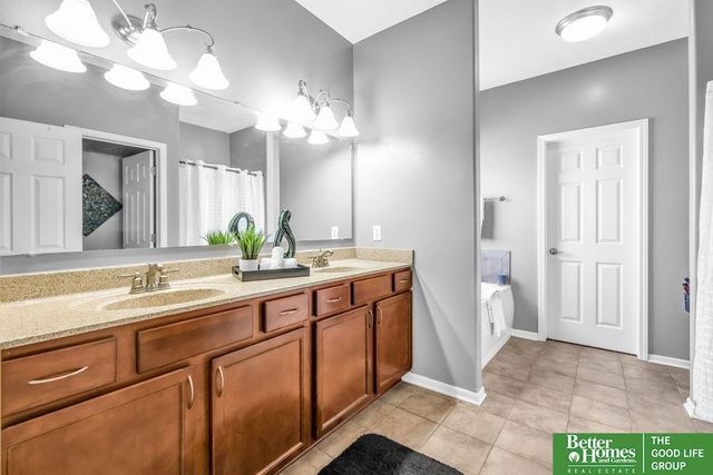 19302 G Street, Omaha, NE 68135