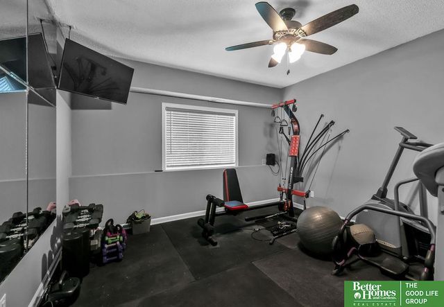 19302 G Street, Omaha, NE 68135