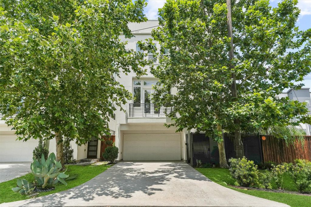 3205 Baron Street, Houston, TX 77020