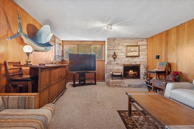 1603 Ashton Court, Wheaton, IL 60187