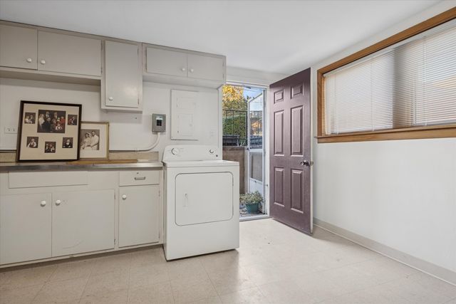 1603 Ashton Court, Wheaton, IL 60187