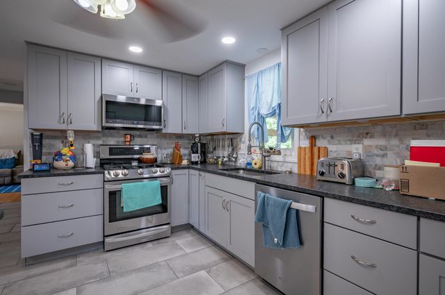 20 Cobble Hill Road, Nashua, NH 03062
