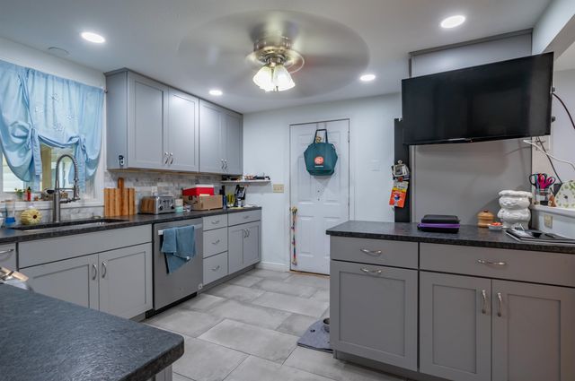 20 Cobble Hill Road, Nashua, NH 03062