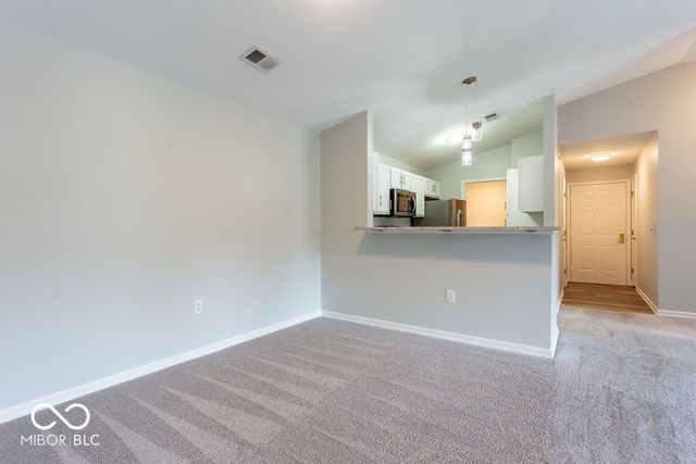 8910 Hunters Creek Drive 205, Indianapolis, IN 46227