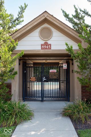 8910 Hunters Creek Drive 205, Indianapolis, IN 46227