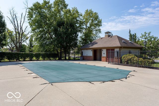 8910 Hunters Creek Drive 205, Indianapolis, IN 46227