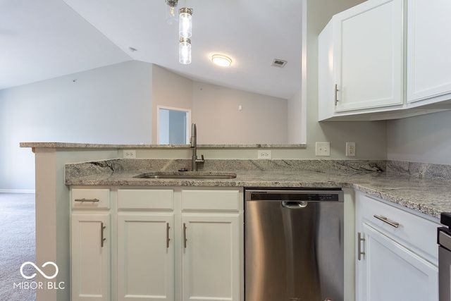 8910 Hunters Creek Drive 205, Indianapolis, IN 46227