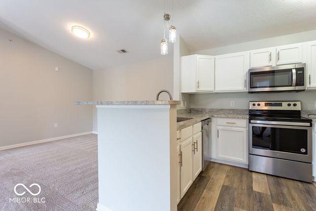 8910 Hunters Creek Drive 205, Indianapolis, IN 46227