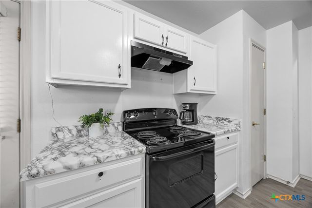 8710 Davis Oaks Trail, Austin, TX 78748